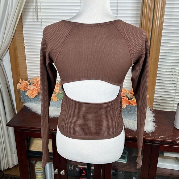 FP Movement Bail Out Crop Thermal Knit Top Size M/L NWT - Picture 6 of 7